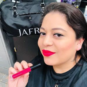 Meet your Posher, Nayeli